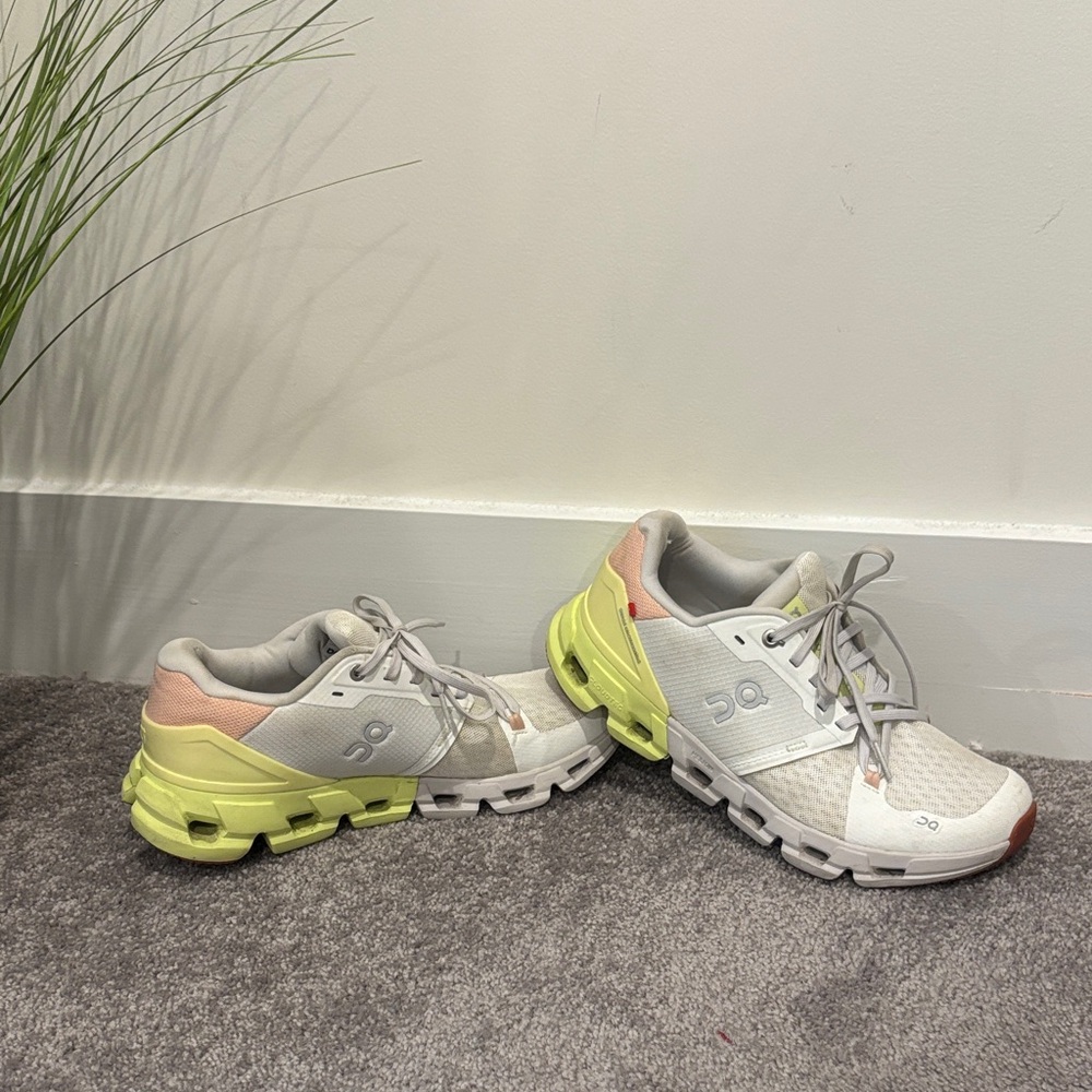 On Running women Sneakers in White and Lime and pink